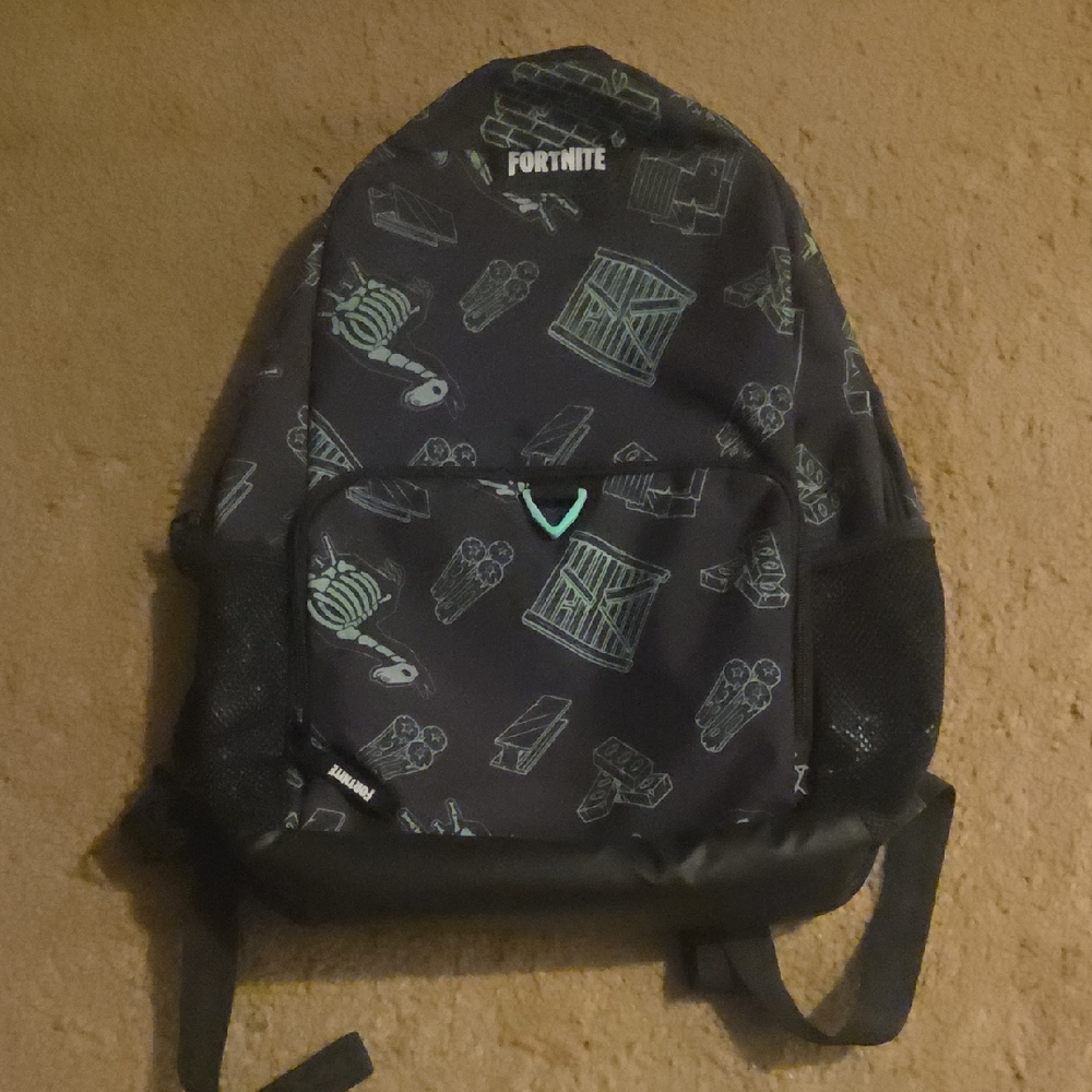 Fortnite Backpack !LIKE NEW!